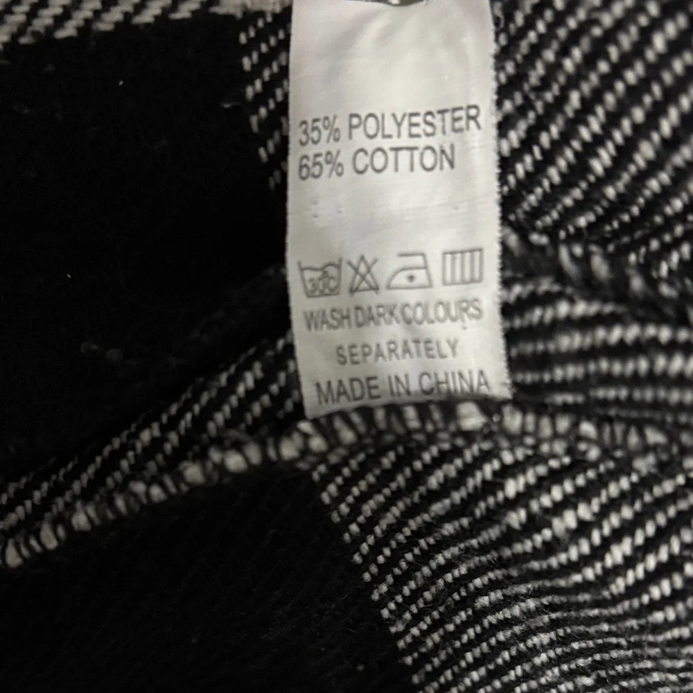 Black and White Plaid Open Vest - Picture 2 of 3